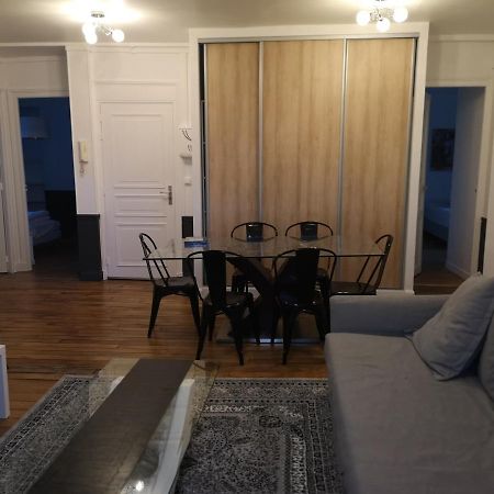 Luton Chic Apartment Reims Bagian luar foto