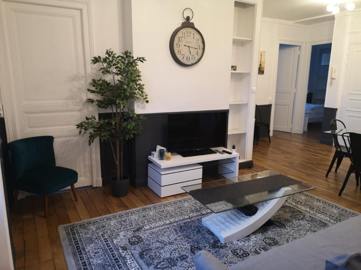 Luton Chic Apartment Reims Bagian luar foto