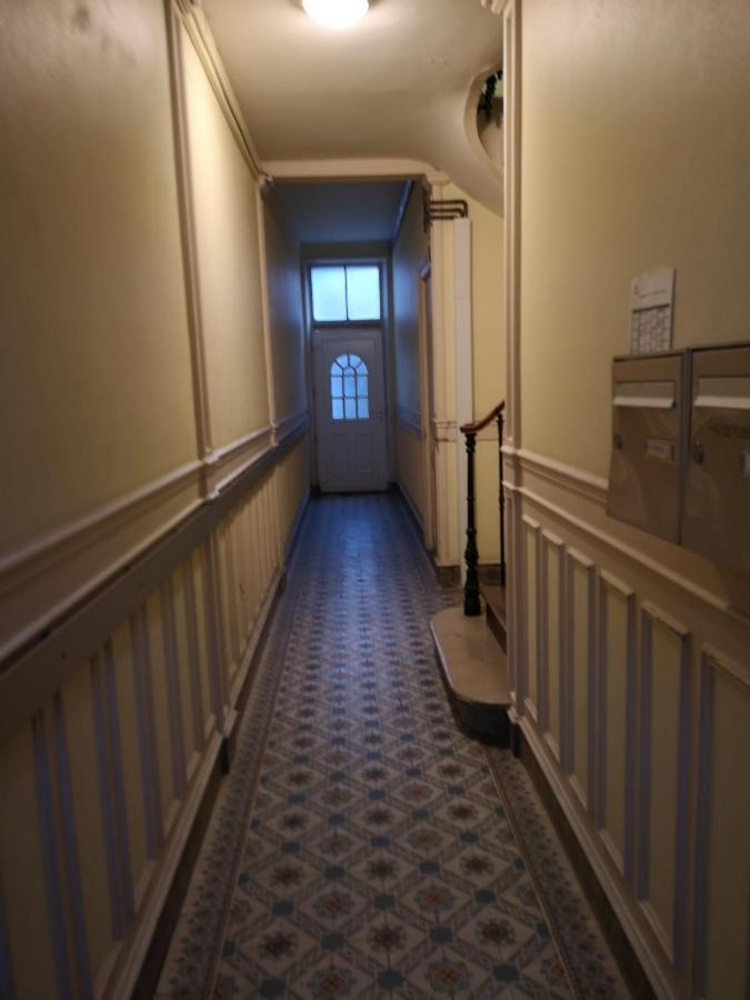 Luton Chic Apartment Reims Bagian luar foto